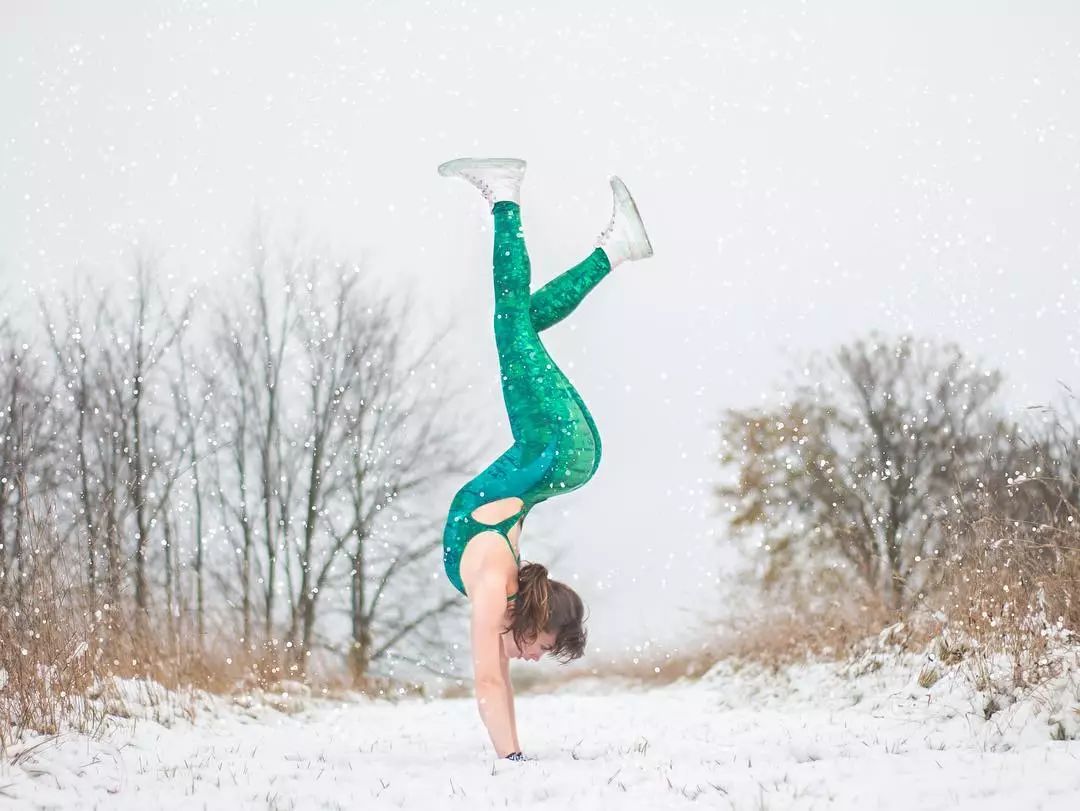 冬季瑜伽快速热身,除了拜日,这几招效果也是杠