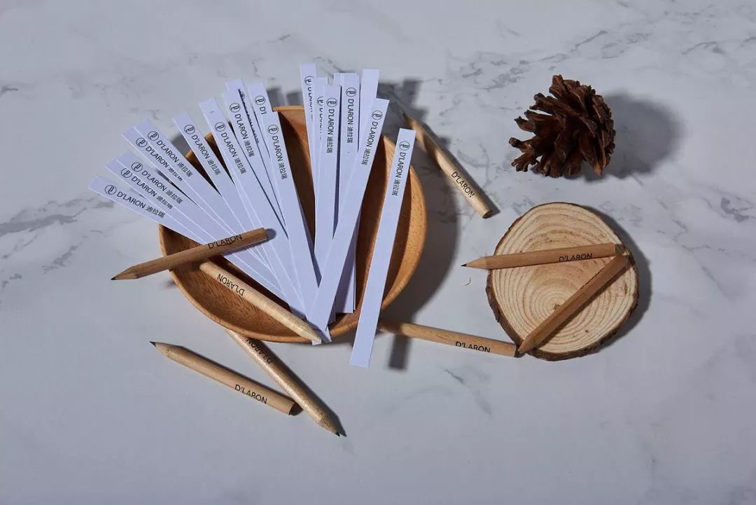 时尚||历史上的香水铁粉们如何实力宠香?