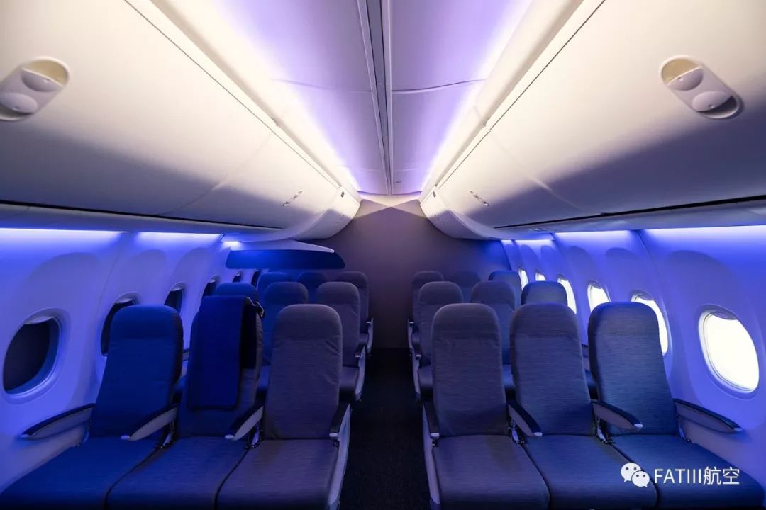 波音公司在这里安装了一套737天空内饰的客舱灯光系统,可以模拟所有