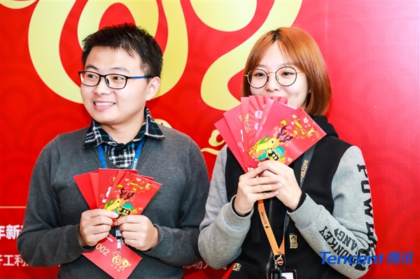 腾讯万人领红包 有人排队7小时：金额羡煞