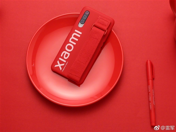 雷军晒小米9零售版红色保护壳：网友齐呼要绿色