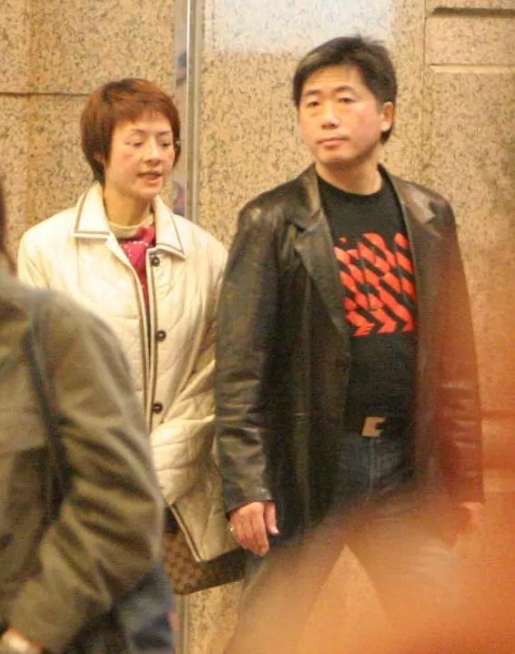 号称第一奶霸！被X骚扰，相恋25年不敢结婚，成了肥婆！