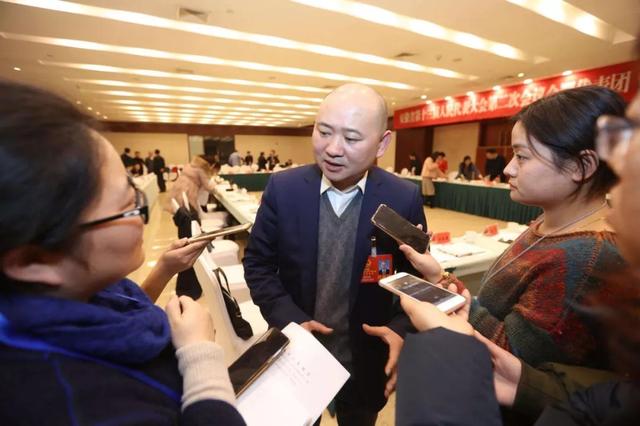 江淮汽车:左延安开荒 安进种树 项兴初乘凉?