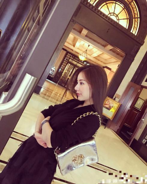 方媛二胎6个月仅90斤，怀女儿时因腹部平坦被疑假孕