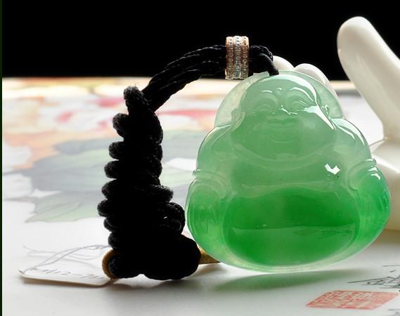 鑫劦飞每日一问（140）翡翠挂件如何搭配挂绳更好看？