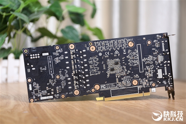 索泰GTX 1660 Ti X-Gaming OC显卡拆解图赏：三风扇
