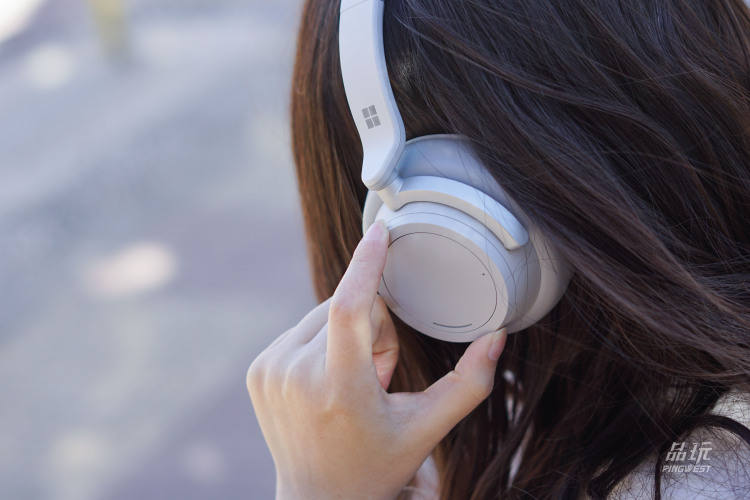 戴上微软 Surface Headphones，于无声处的优雅