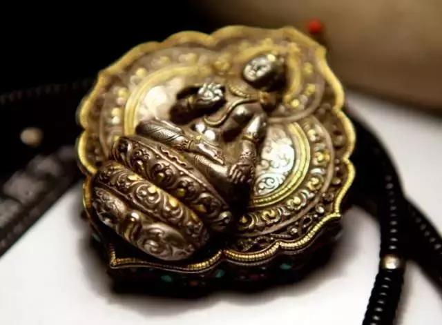 嘎乌盒里的信仰