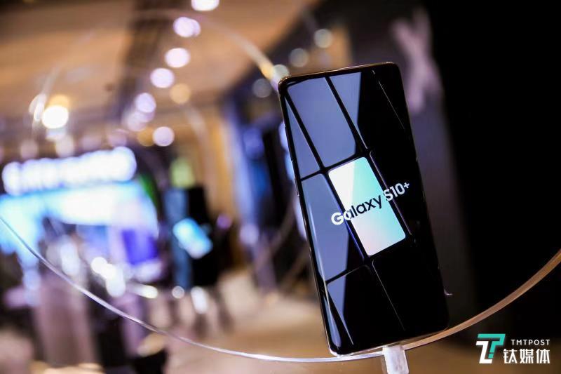 十年巅峰之作，三星Galaxy S10系列“重返战场”