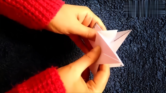 手工diy如何用纸制作简单的圣诞星,牛人教你方法折叠!