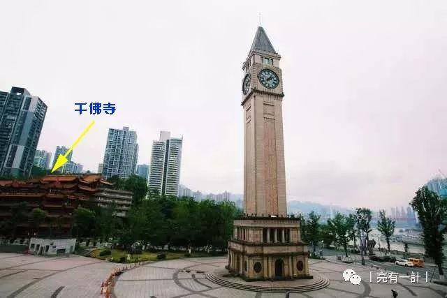 2009年大剧院竣工后没多久,长江艺术广场开始修建,整个广场采用了u型