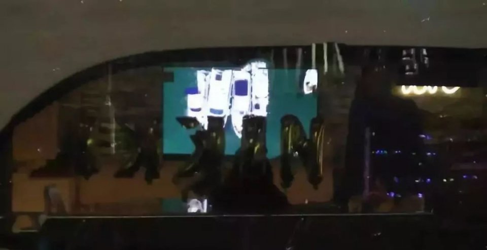 李溪芮离开杨幂，在游艇上密会神秘男子，没想到是个铁T？