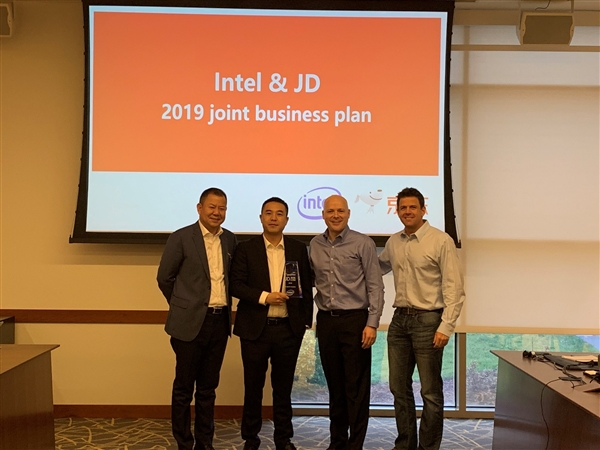 京东成Intel全球最大PC零售渠道：双方高层战略会晤