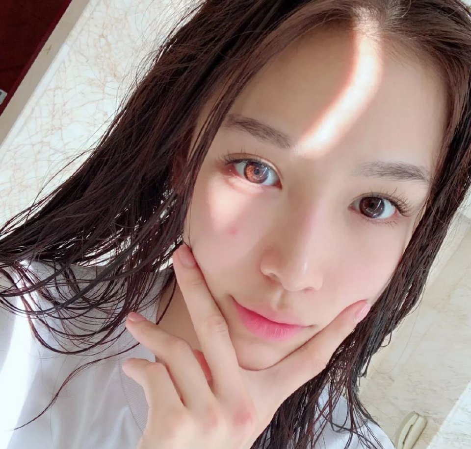 自曝换头的彭王者也是许凯的前任？让众女友撕X的家暴男劈腿史有点多呐…