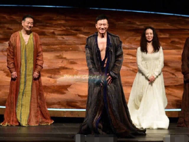 胡军大赞女儿“九九”舞台表现力强，看来又一个星二代要出道了
