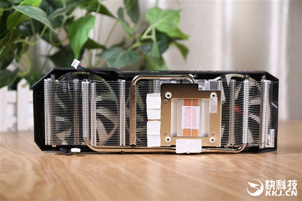 七彩虹iGame GTX 1660 Ultra 6G显卡拆解图赏