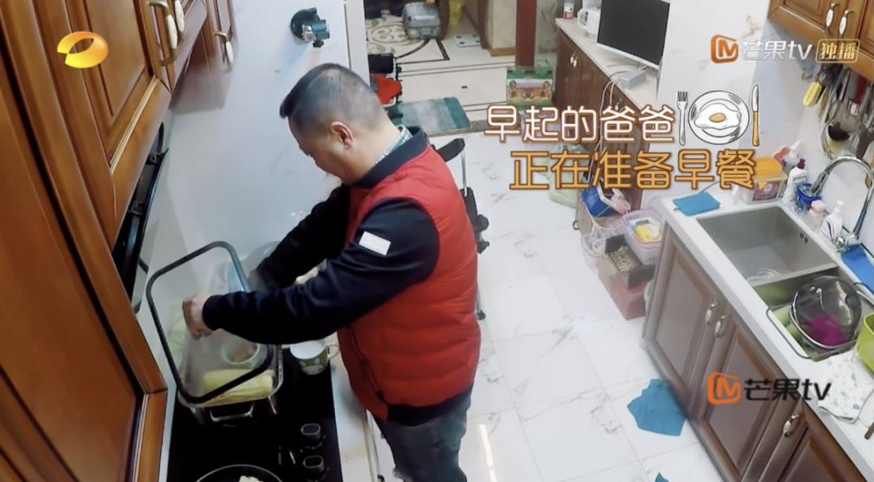 娱乐圈最好命女星居然被虐到突然狂哭不止？精神操纵法是下蛊术吗？