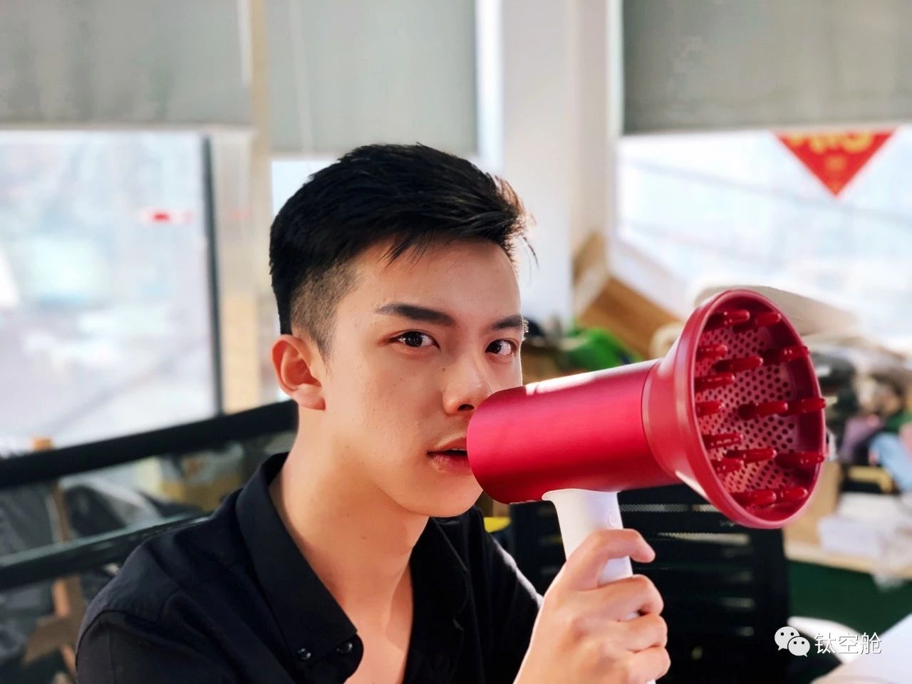 颠覆贵妇级吹风机，颜值认证，5分钟即时速干，让你秀发水润吹弹│智慧星球