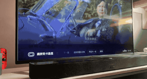 下班回家，总看见老婆对着电视机说话……