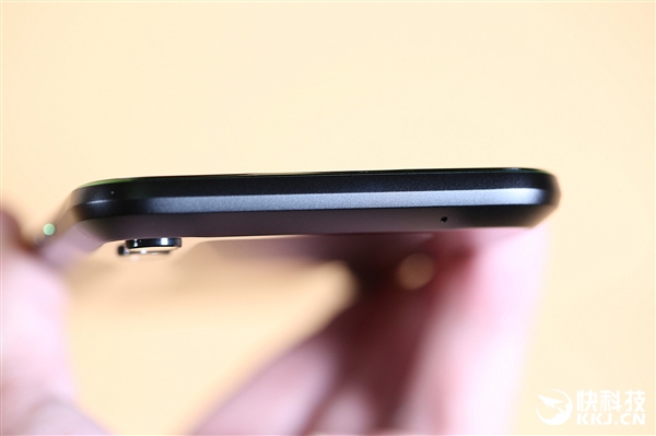 骁龙855+液冷3.0!黑鲨游戏手机2图赏