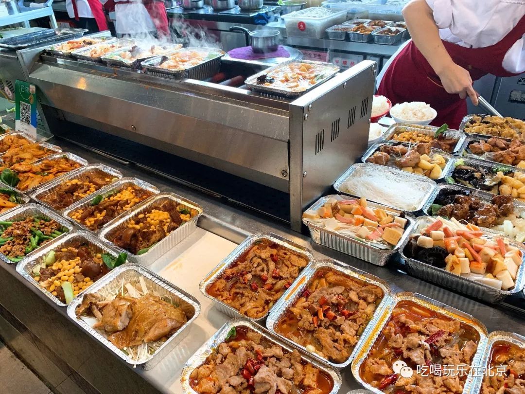 北京这所大学的食堂比学校还大?