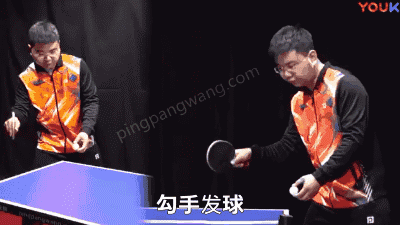 和刘诗雯学习勾手发球,一种动作两种旋转,迷倒对手不叫事