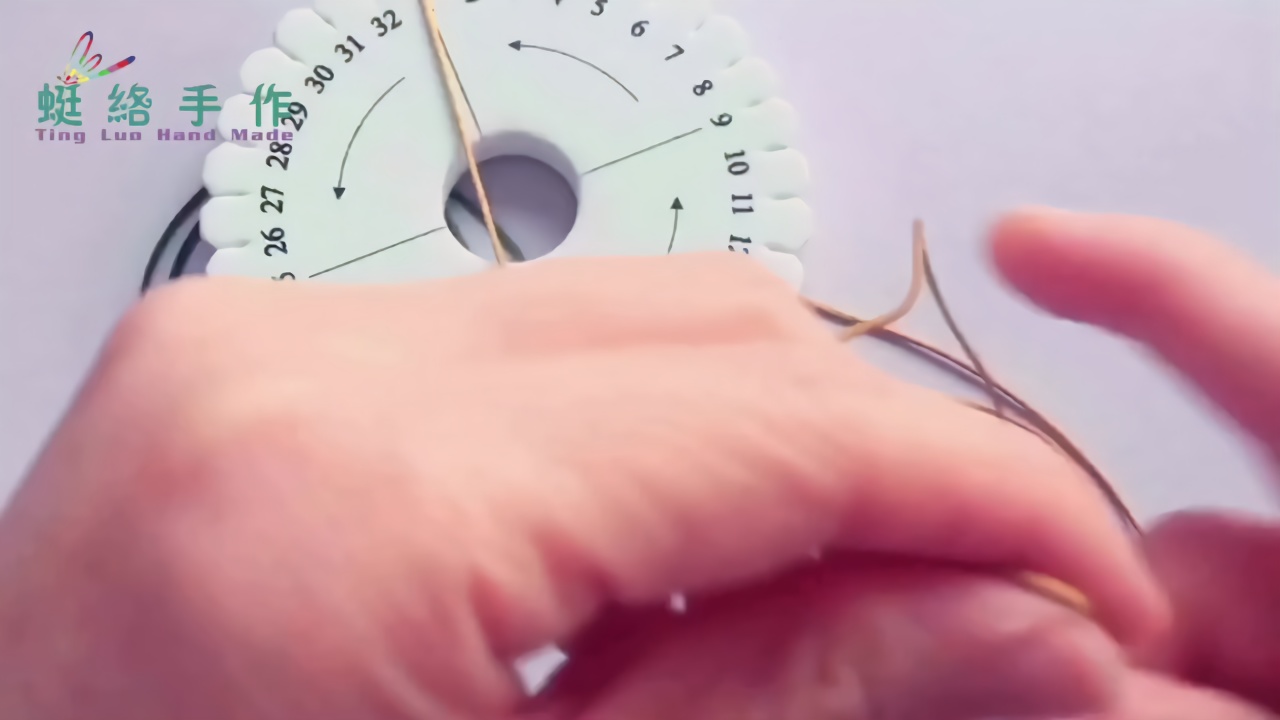 8股辫螺旋花纹盘手链教程