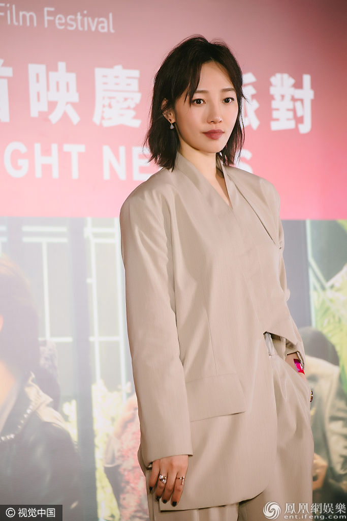 白百何与“许仙白娘子”合影亲似姐妹 赵雅芝秀纤细逆天身材