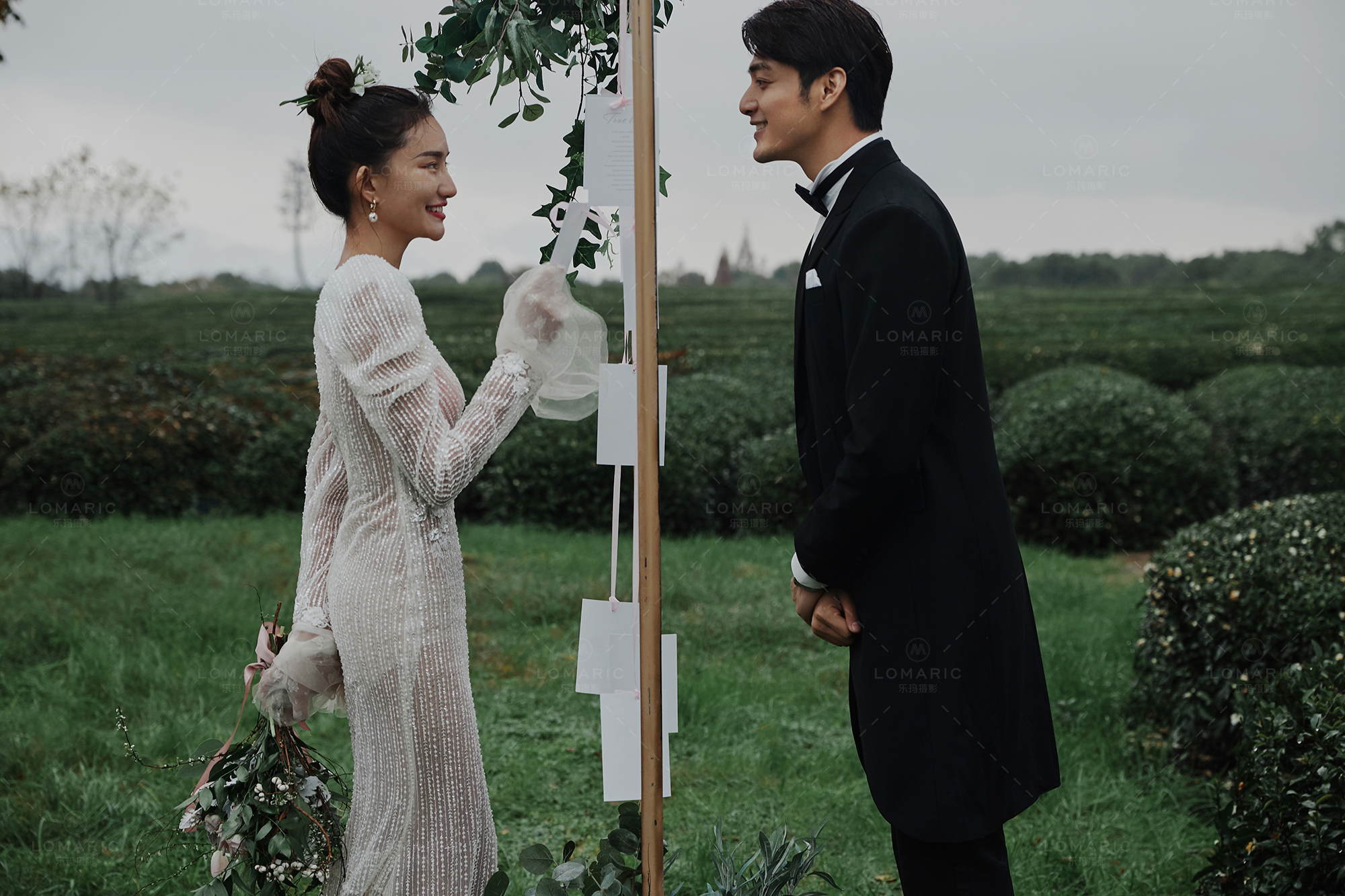 三招带你解锁拍摄小清新韩式婚纱照姿势__凤凰网, image size:2000x1333