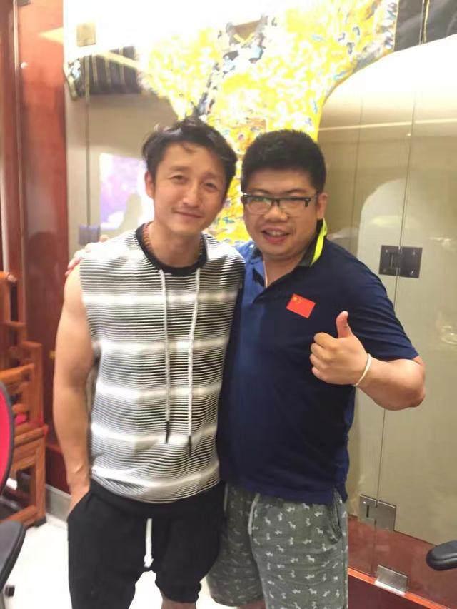 重量级拳坛再现泰森式咬人丑闻,中国拳击冠军:应该重罚!