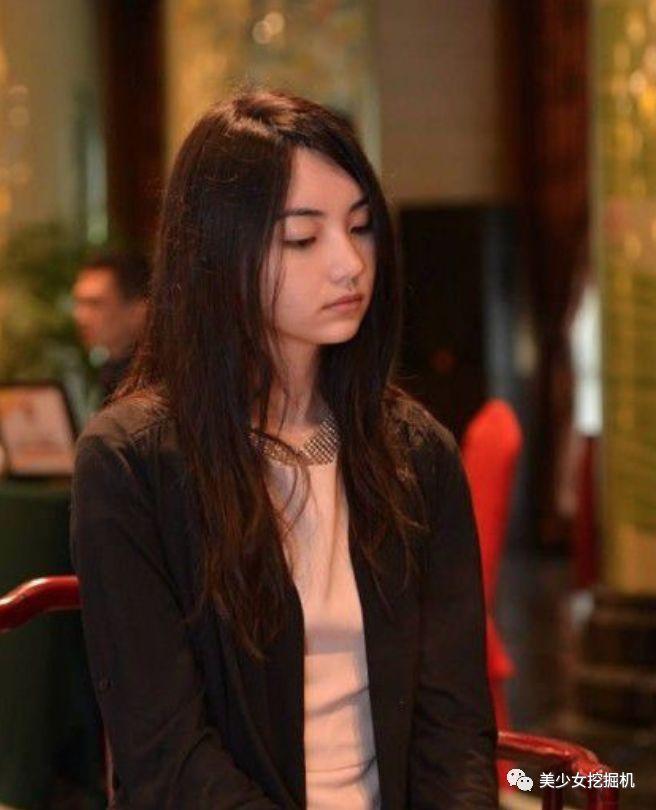 她自称撞脸换头宝贝、热巴、娜扎等多位明星？敢用不P的照片吗？