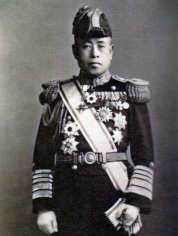 切斯特·尼米兹是在珍珠港被日本偷袭之后晋升为海军上将,担任美国