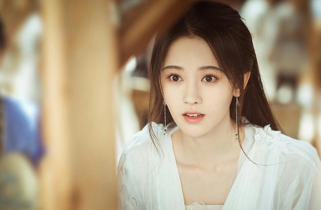 鞠婧祎《新白娘子传奇》让我忆《青蛇》,好片低票房有原因