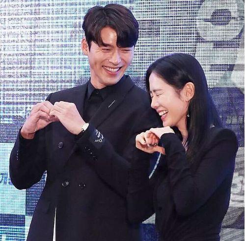 打败全智贤,撩倒宋慧乔前男友,37岁被小6岁奶狗“恋”上