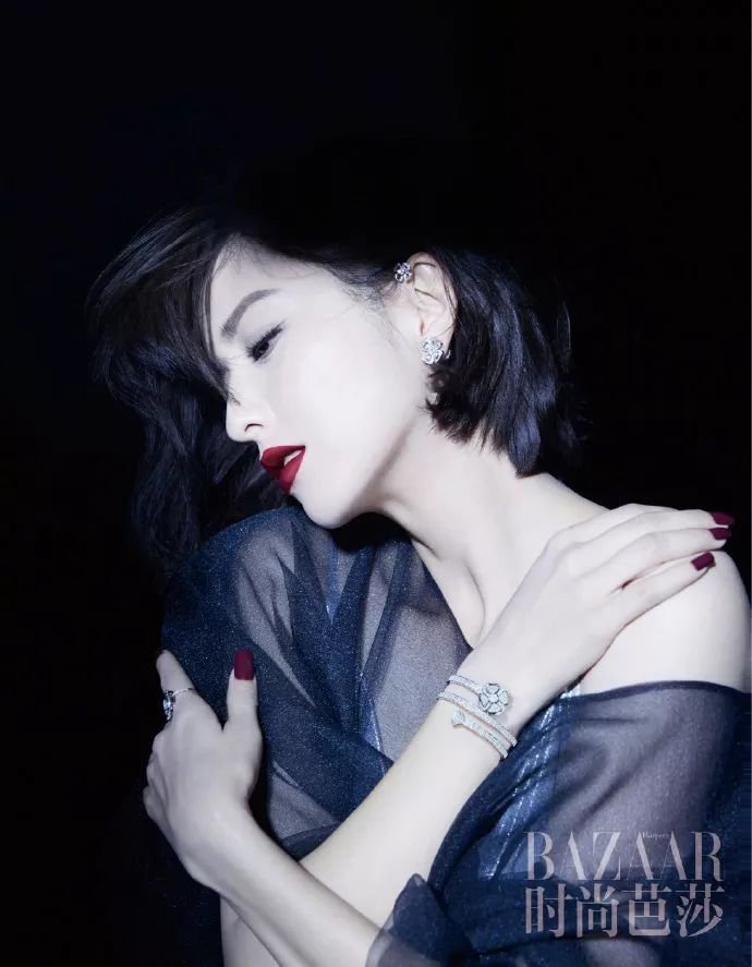 佟丽娅胖了之后又颜颠了！但后背挤出一大坨丸子肉也太难看了！