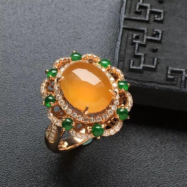 你认得出黄翡和黄龙玉吗?这两种玉石,哪种比较好?
