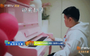 这位估计是未来娱乐圈的顶流预定了！