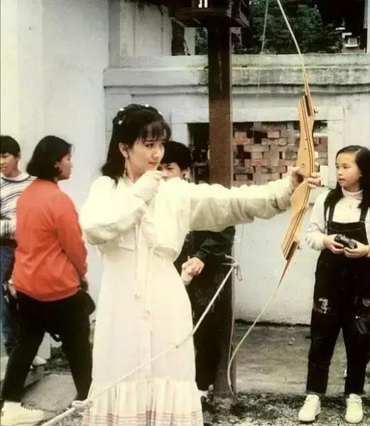赵雅芝50岁素颜照,完全无妆无修真的很少女,皮肤比20多岁的还好