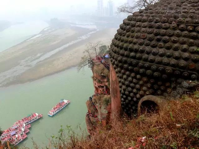 乐山大佛闭眼流泪（乐山大佛闭眼流泪之谜） 第1张