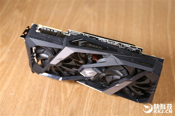 技嘉Aorus RTX 2080 Ti Xtreme 11G显卡拆解图赏