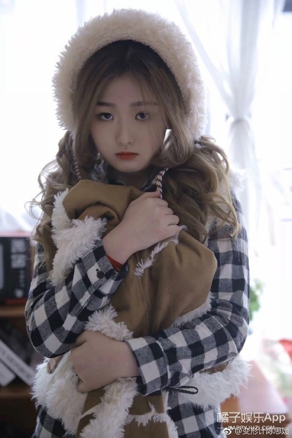 还记得《变形计》里追星花几十万的陈思媛吗？她上了北大？！