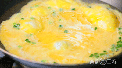 这才是高水准的炒鸡蛋!半滴油都不加