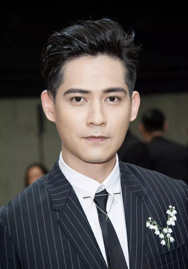 周渝民越老越丑,原因是因为颧骨外扩+嘴唇变薄?