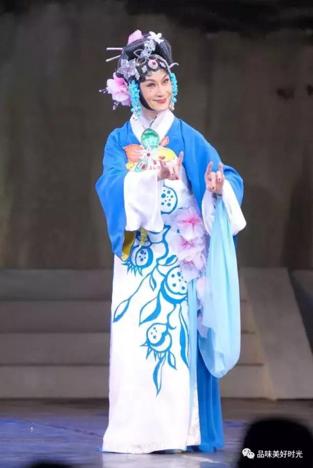 梅韵俊风 “吴氏青衣”神清骨俊 —— 记艺术大家吴汝俊的人生之梦