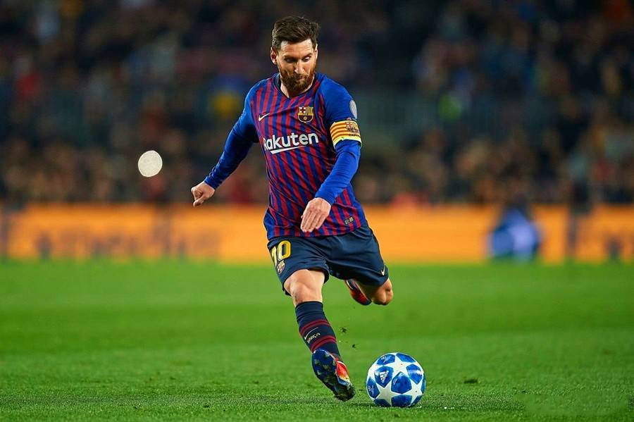 梅西伤愈复出梅开二度助迈阿密国际逆转取胜引爆全场欢呼