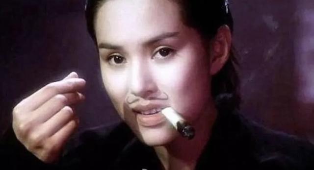炎亚纶妈妈真硬核,他和恋人打电话用分机听,考试少考6分都不行