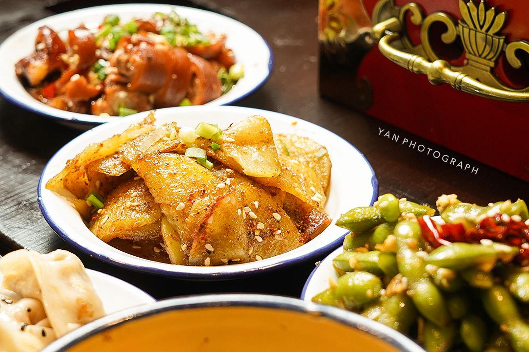 生猛如武汉人,唯有这家烧烤店才能让他们在深夜流泪。