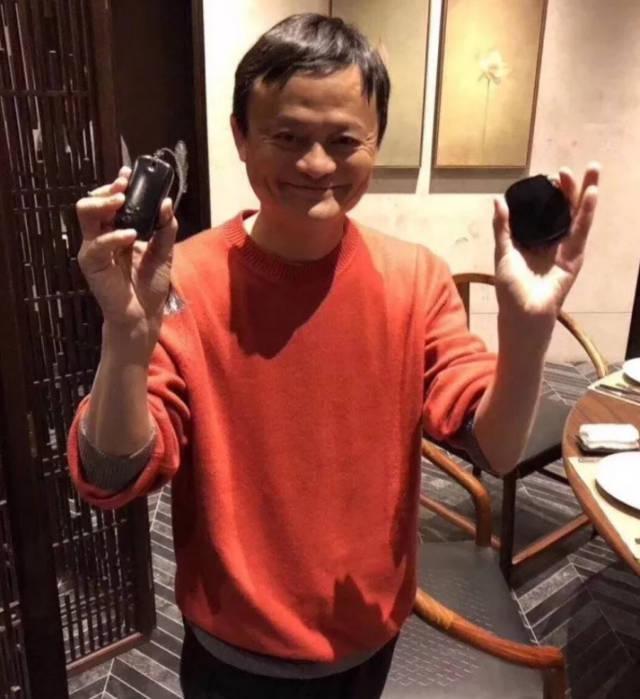 详解和田玉中最为深沉的有色玉种—墨玉