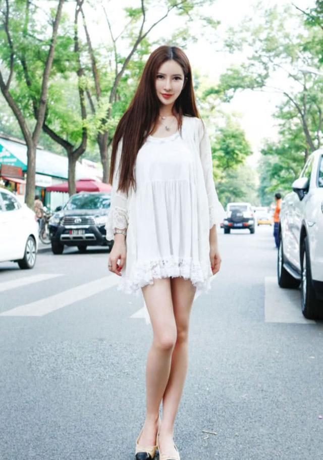 街拍成都时尚美女,她们都是街头最靓丽的那道风景线,太美了