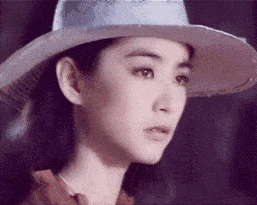 视觉中国网站恢复上线；小霸王游戏机团队解散；《和平精英》上线3天狂揽近亿 | 猬报